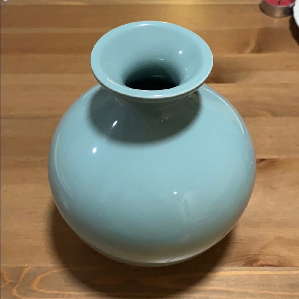 Vintage Haegar Pottery Vase 6.25” Tall 5” Diameter